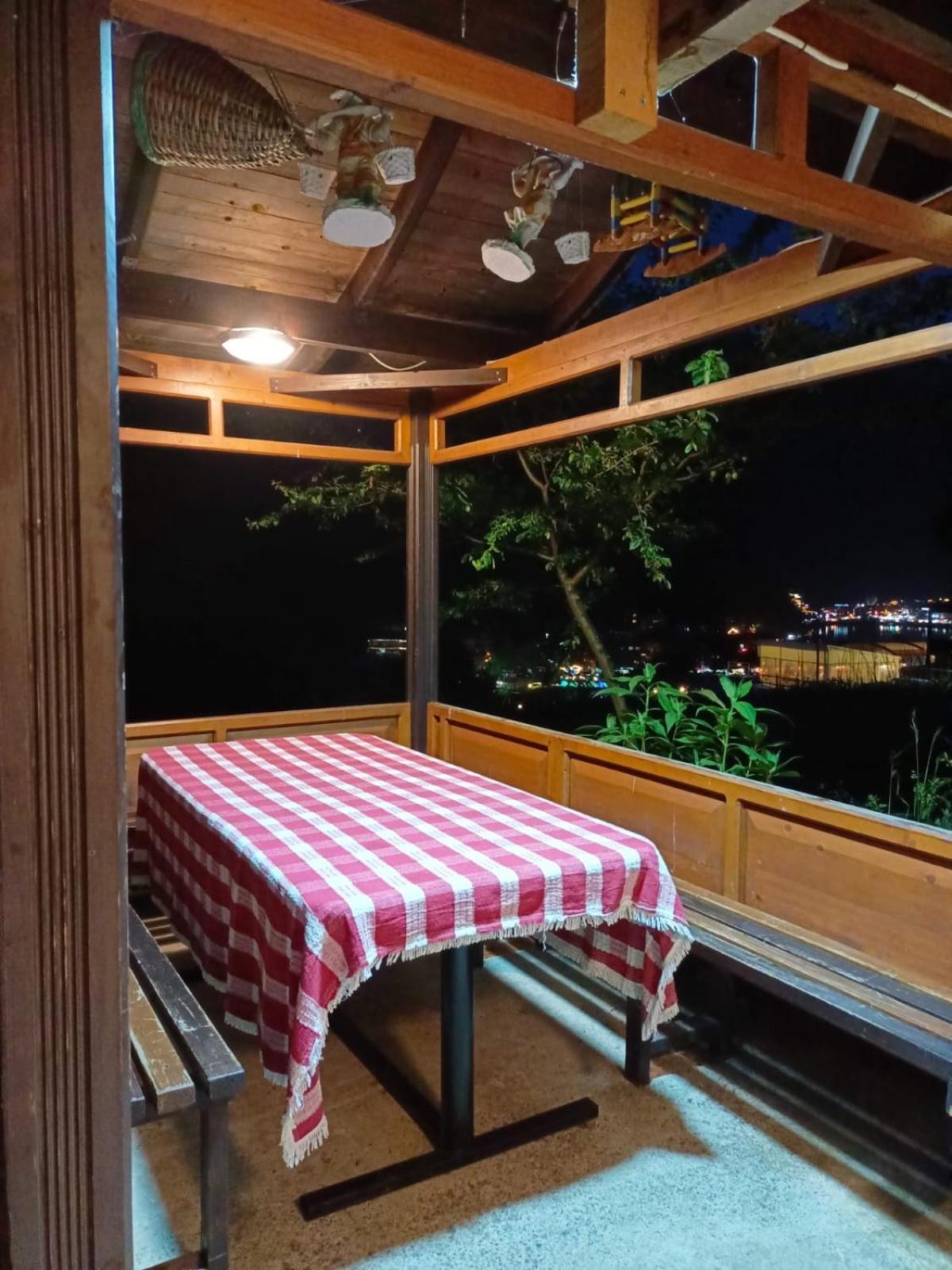 Zeren Pansiyon Kamalac Exterior foto